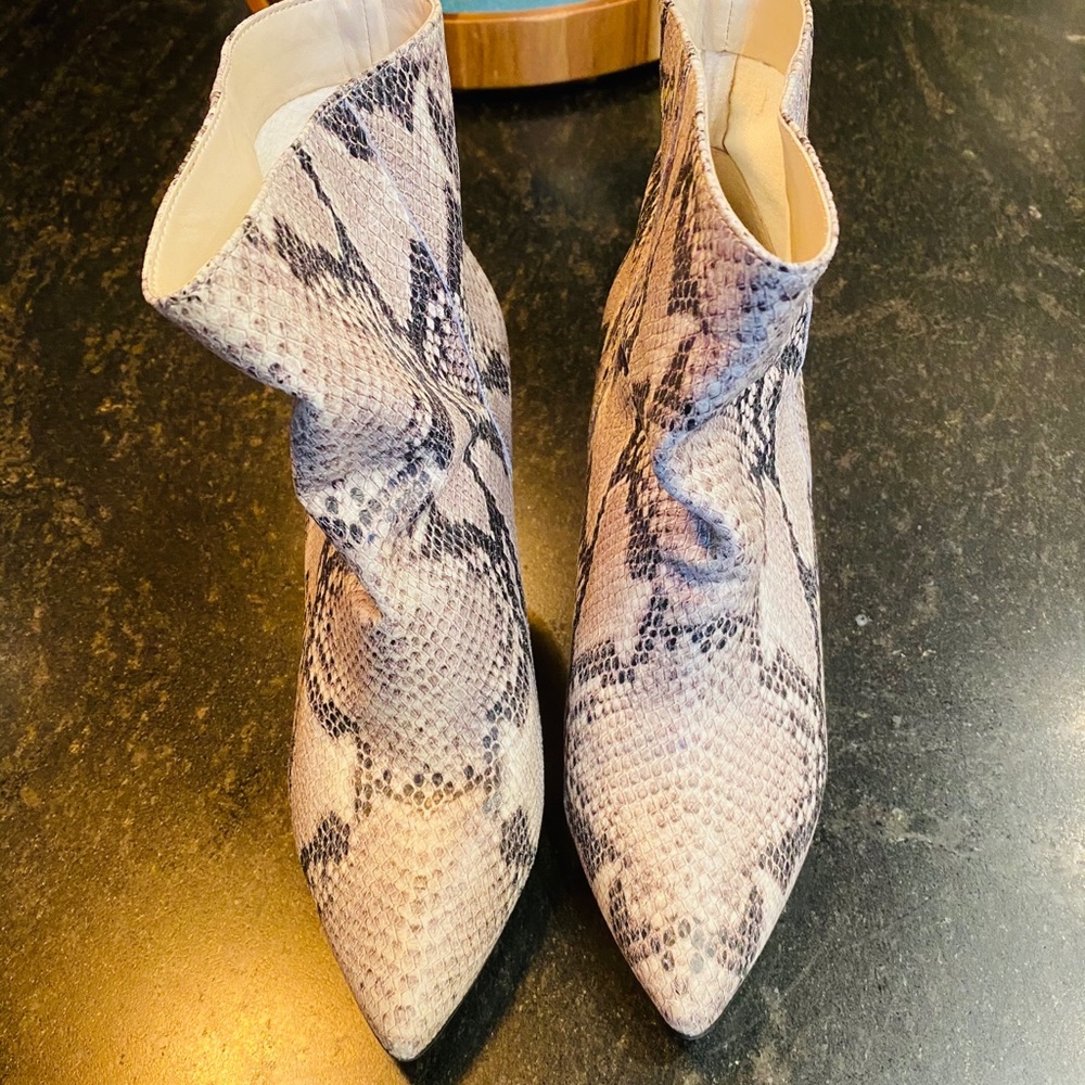 SNAKESKIN HEELED BOOTIES
